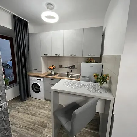 Central Studio Apartment *